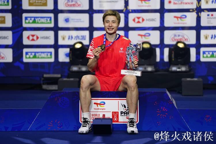 世界羽联总决赛:石宇奇直落两局击败昆拉武特挺进决赛 世界羽联总决赛:石宇奇直落两局击败昆拉武特挺进决赛